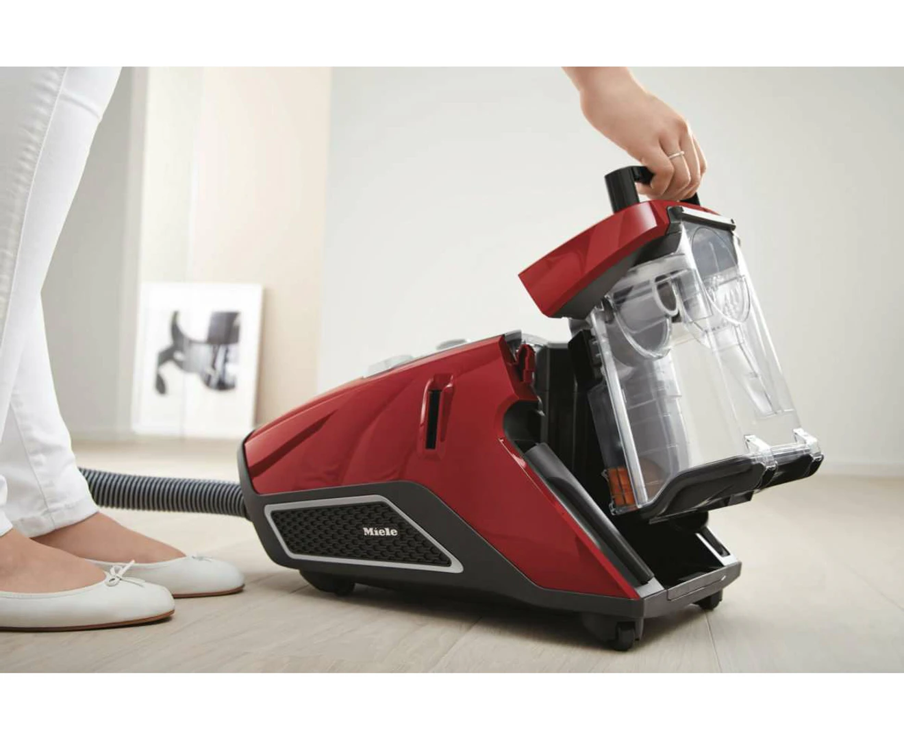 Miele CX1 Blizzard Cat & Dog Bagless Vacuum Cleaner 10502220 - Image 3